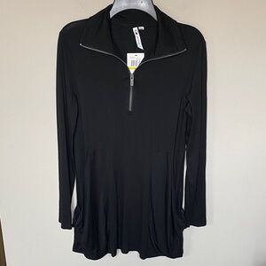 Cable & Gauge Black 1/4 Zip Top with Large Draped Pockets